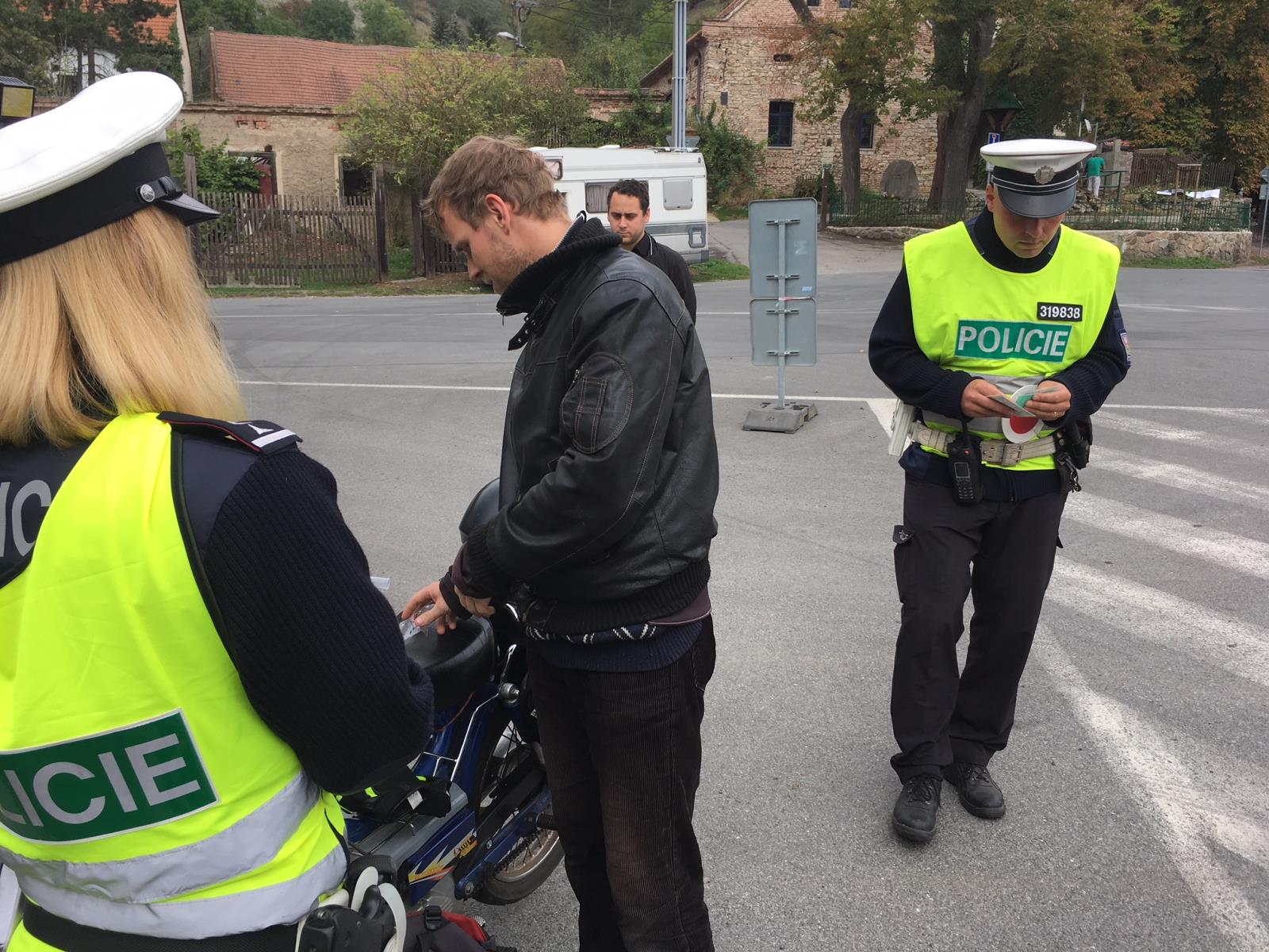 reflexní šle motocyklistům