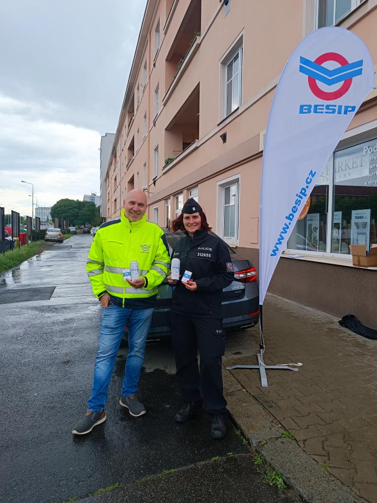 řízení křižovatky s řídím piju nealko