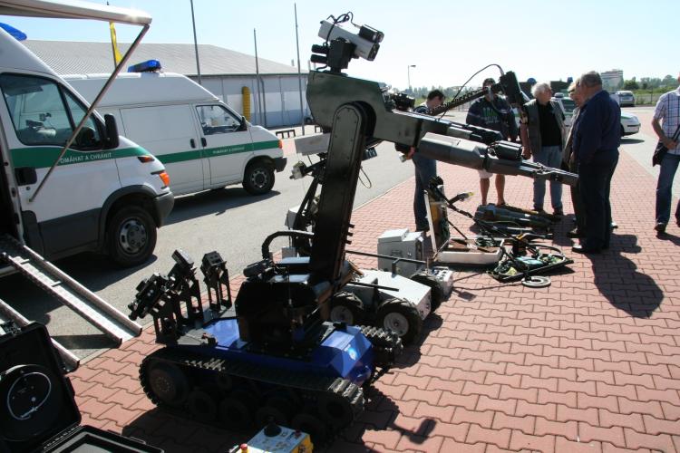 robot pyrotechnické služby.jpg