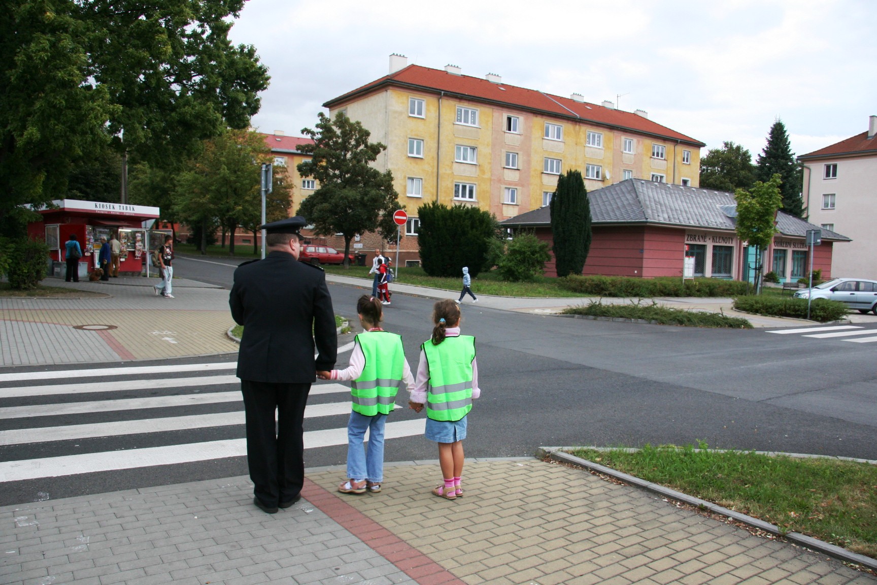 rozhlédnout se vpravo