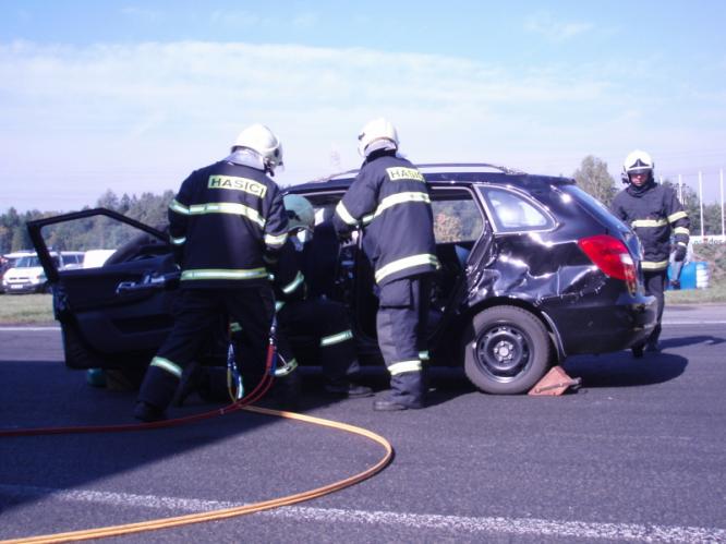 simulovaná autonehoda 