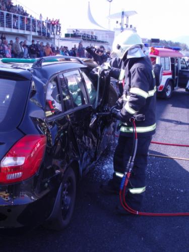 simulovaná autonehoda 