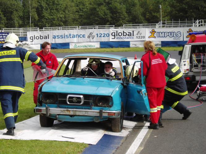 simulovaná dopravní nehoda