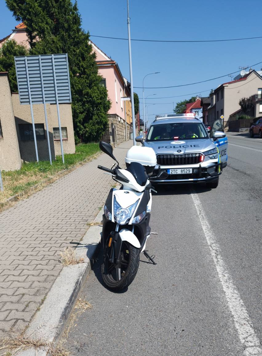skútr_bez přilby_alkohol2.jpeg