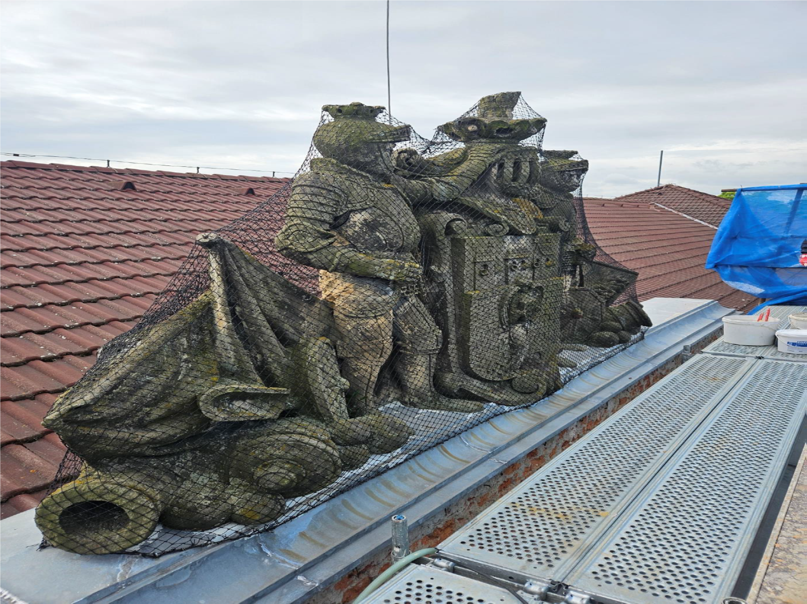 sousoší před restaurováním.png