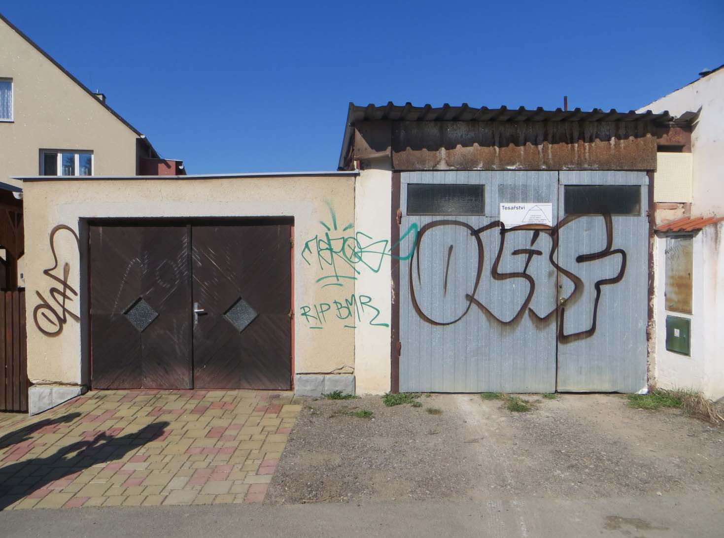 sprej_garáž.jpg