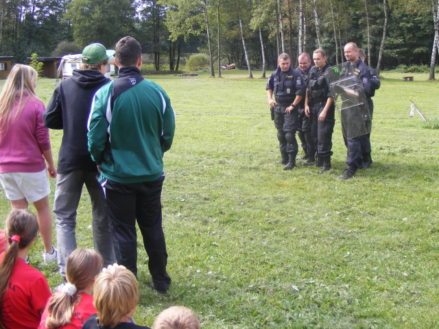 stěna policistů