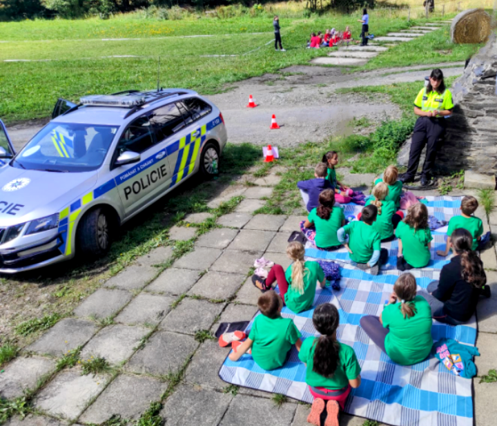 tábory s policisty