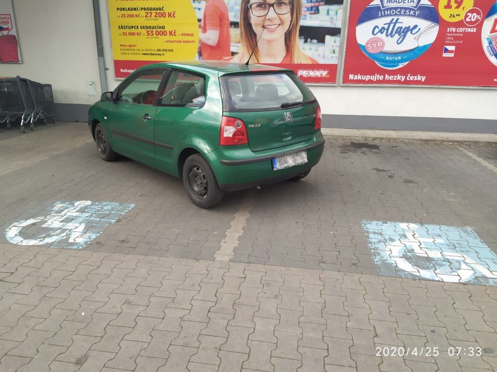 takto muž zaparkoval
