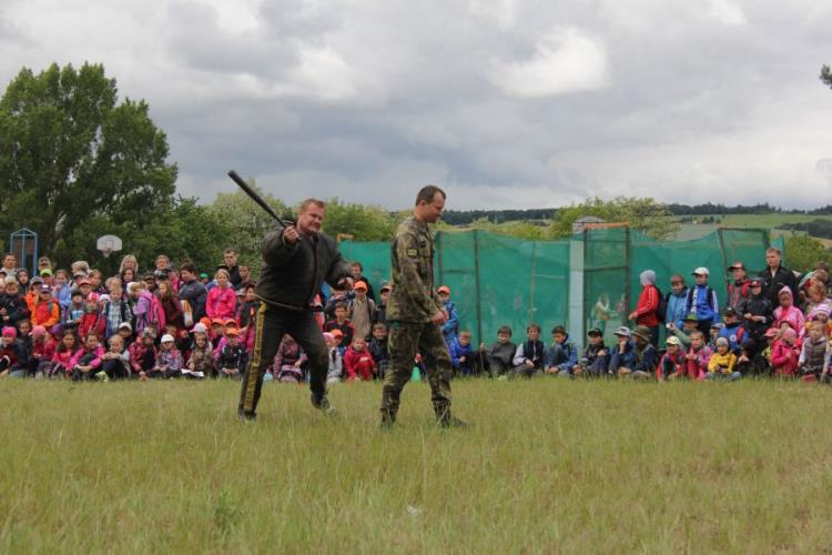ukázka práce policejních psovodů