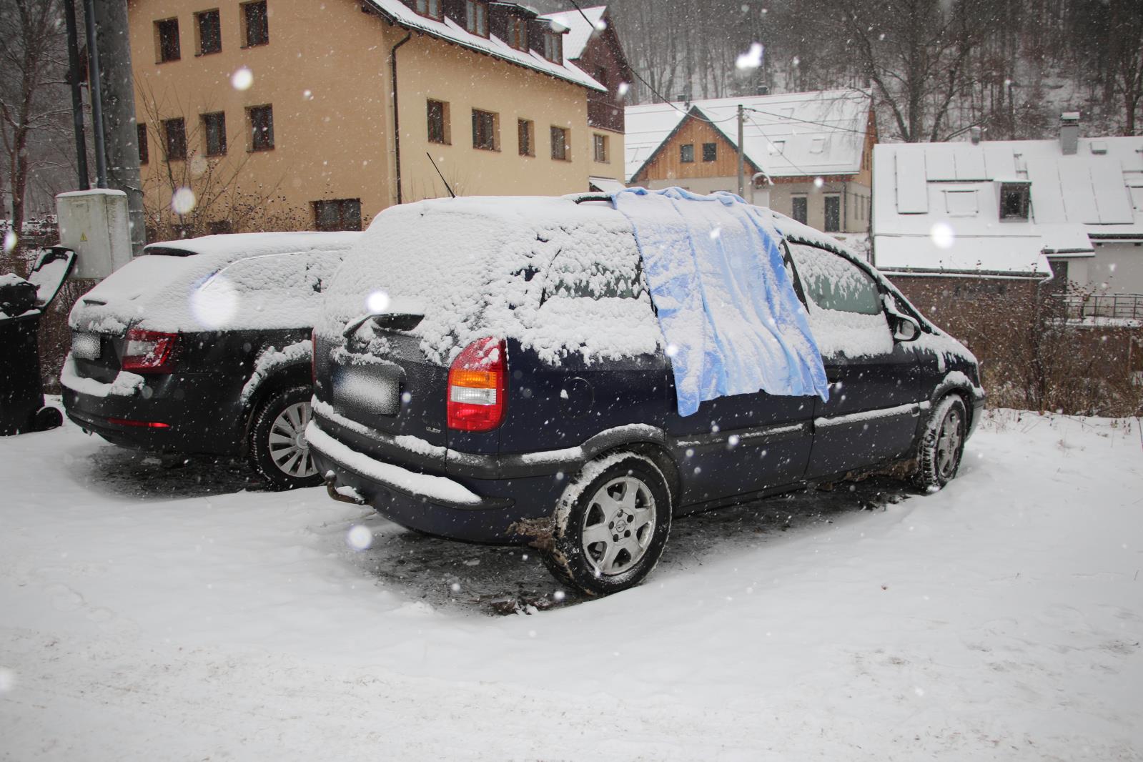 vloupání do vozidla 1