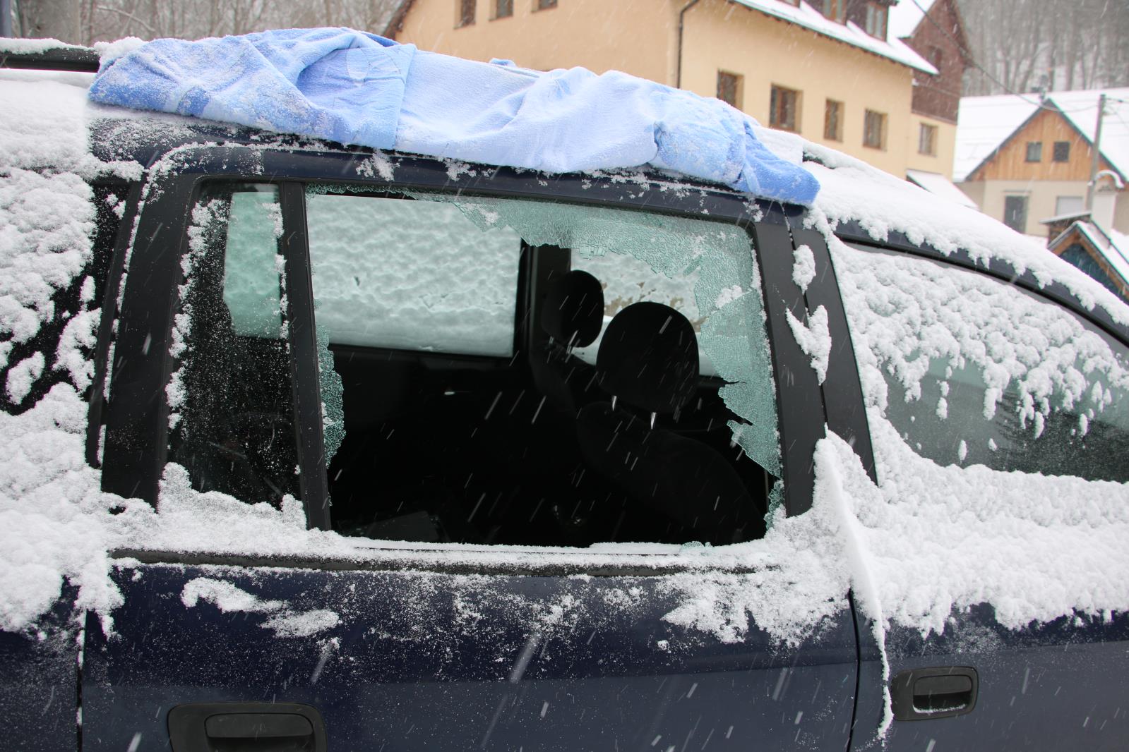 vloupání do vozidla 2