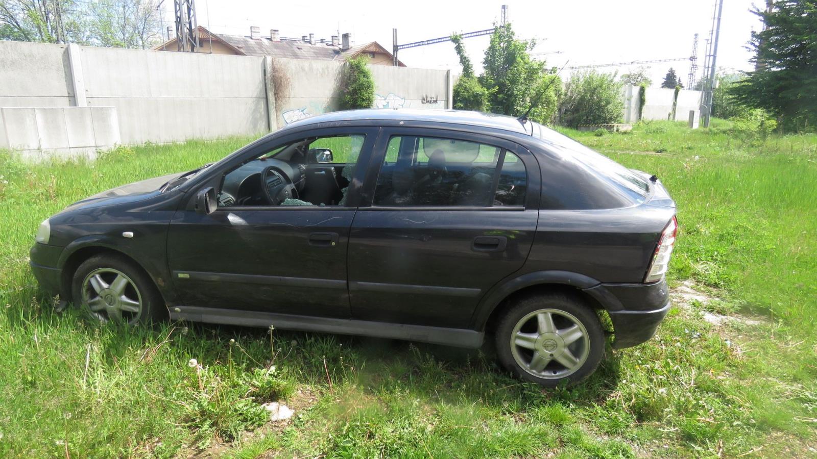 vozidlo opel