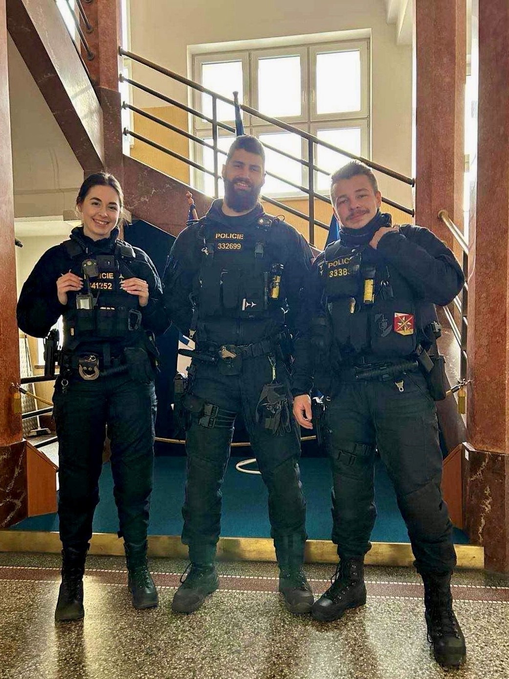 zasahující policisté.jpg