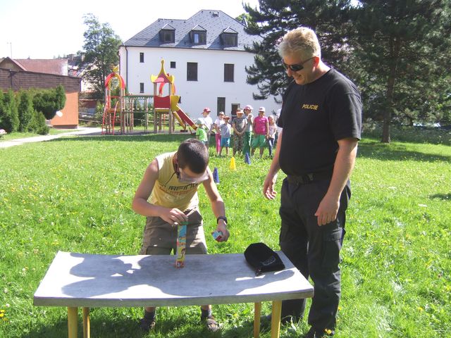 za dětmi na táboře