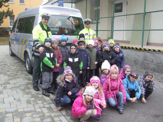 za dětmi ve školce 8