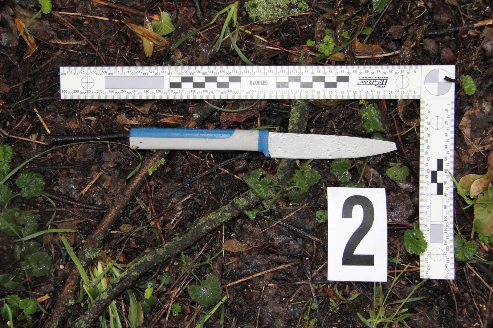 zajištěný nůž pachatele