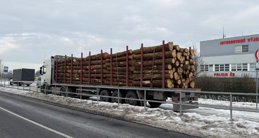 zákaz a opět s přetíženým jel.jpeg