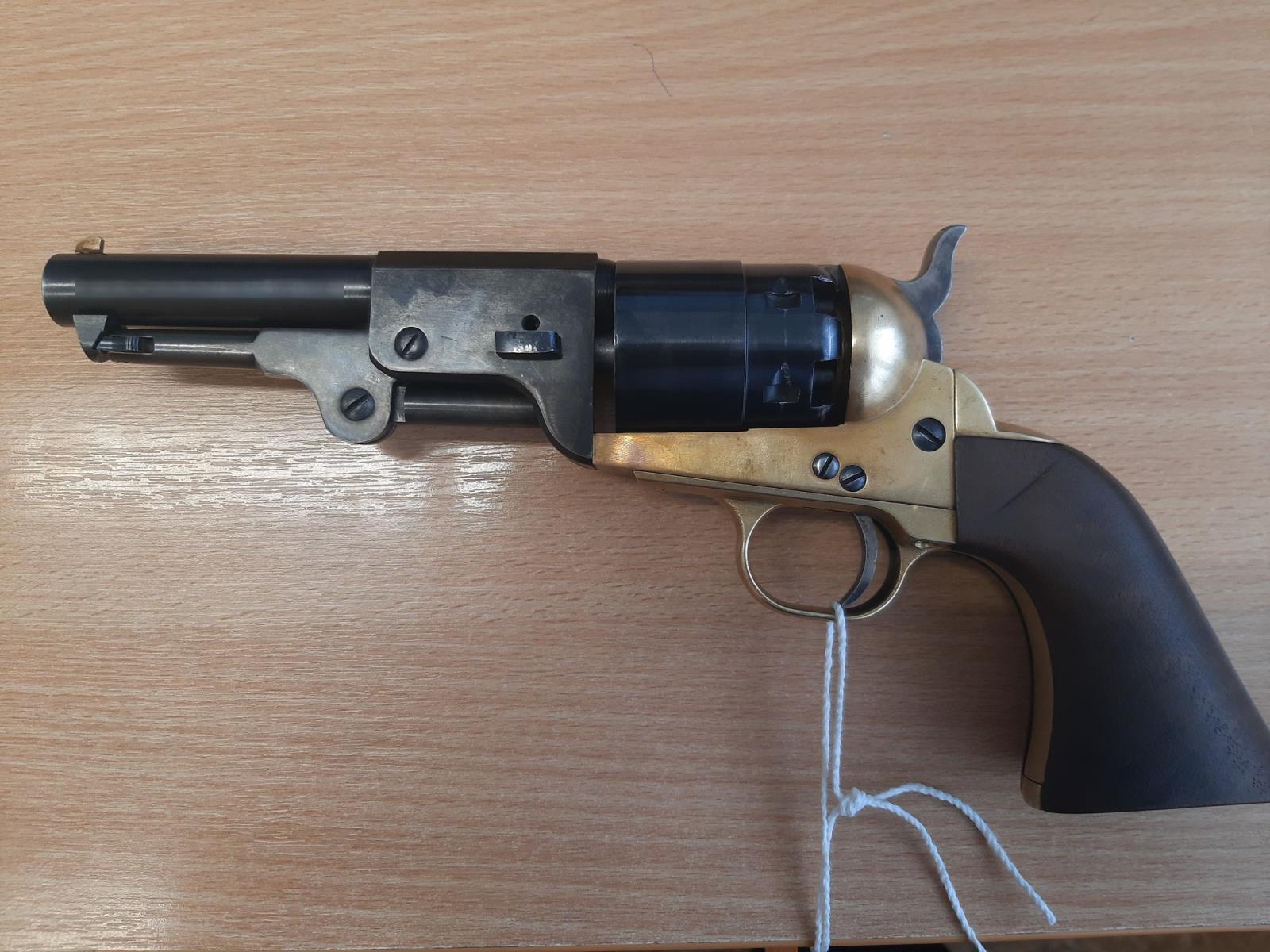 zbraň amnestie_Bruntál_revolver.jpg