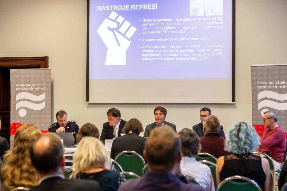 zdroj: ÚSTR - ÚDV SKPV na konferenci o bezpečnosti totalitních režimů