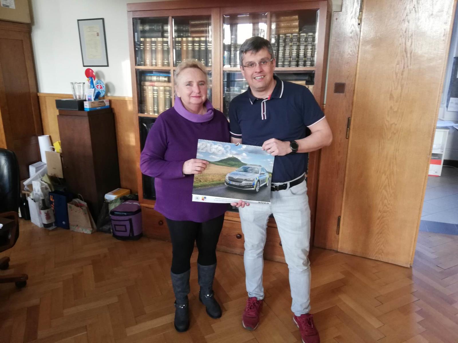 VOŠ, SPŠ a JŠ s právem státní jazykové zkoušky Kutná Hora - ředitelka ÚO PČR Kutná Hora a ředitel školy Ing. Josef Treml