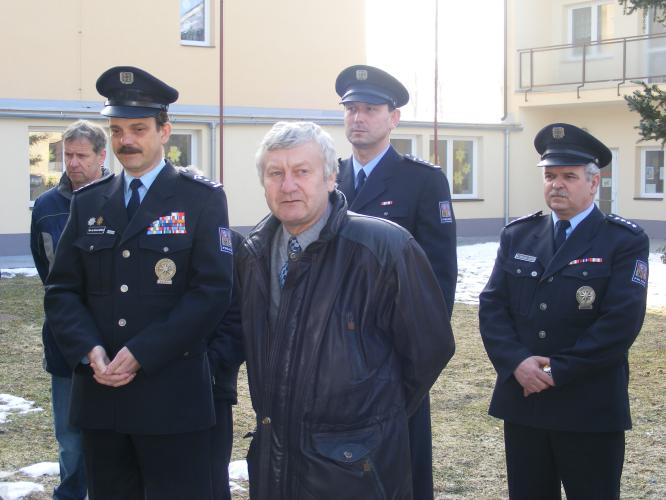 Plk. Mgr. Ing. Radomír Heřman, Vítězslav Němec, plk.Ing. Josef Heš a kpt.Bc. Miroslav Dufek při slavnostním zahájení.jpg