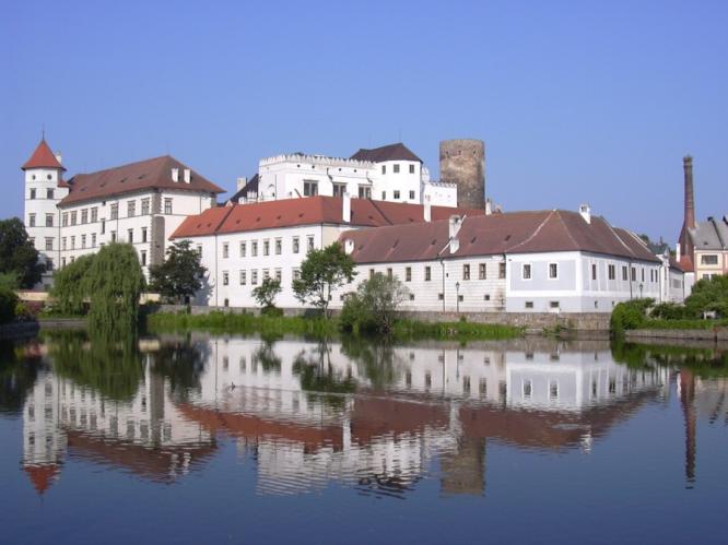 zamek_jh.jpg 