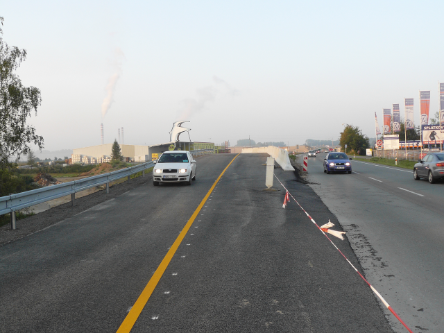 Silnice u Opatovic nad Labem