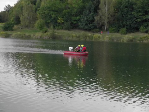 patraci akce na vode pes 5.jpg 