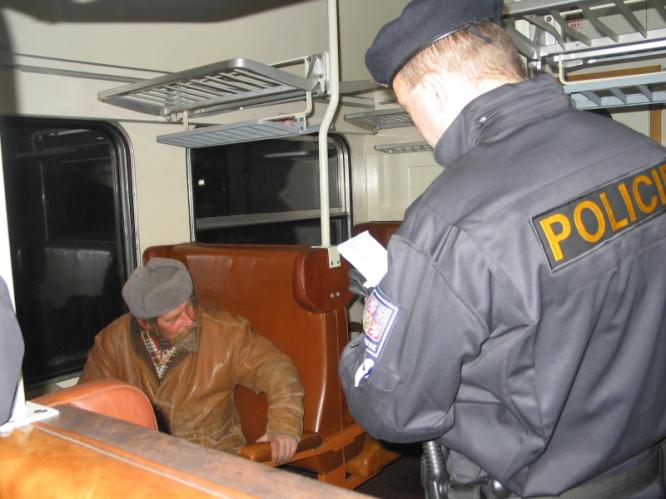 Pes probudil bezdomovce 