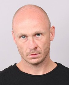 ALEKSANDER BENAUER
