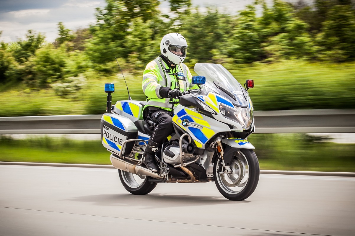 7-foto motorka na dálnici.jpg