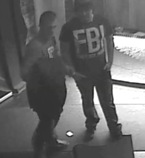 Mladíci na disco 02.jpg