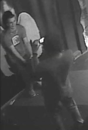 Mladíci na disco 03.jpg