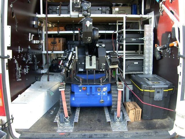 pyrotechnický robot.jpg