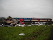 vlak a nákladák web.jpg