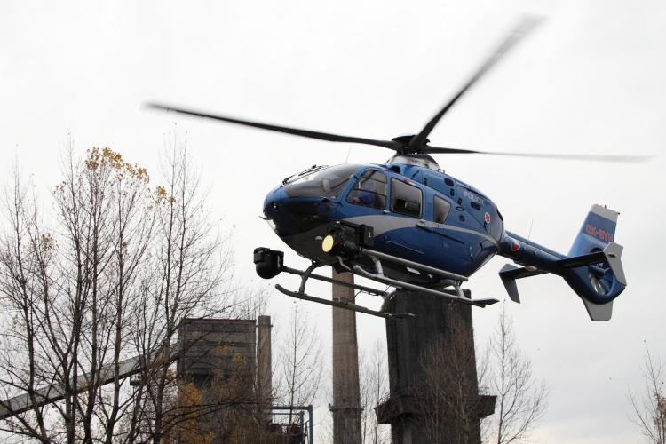 vybuch ova nad areálem létal policejní vrtulník.jpg