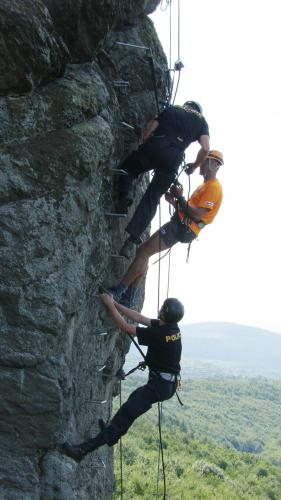 ZJ záchrana_ve_stěně.jpg