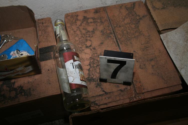 prázdná láhev od alkoholu