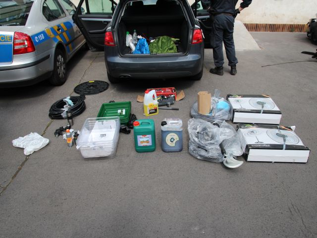 věci na minipěstírnu