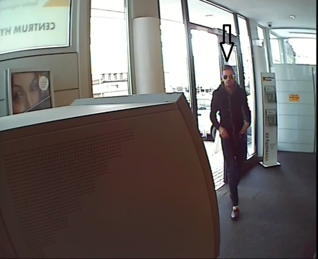 krádež tašky 5.png