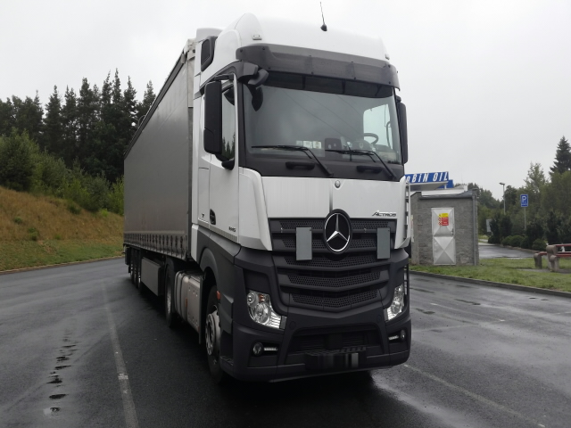 Nákladní vozidlo.jpg