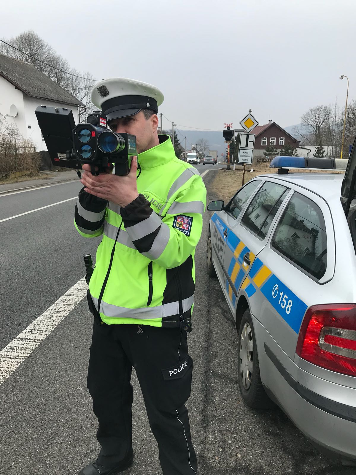 Dopravák s meřidlem.jpg