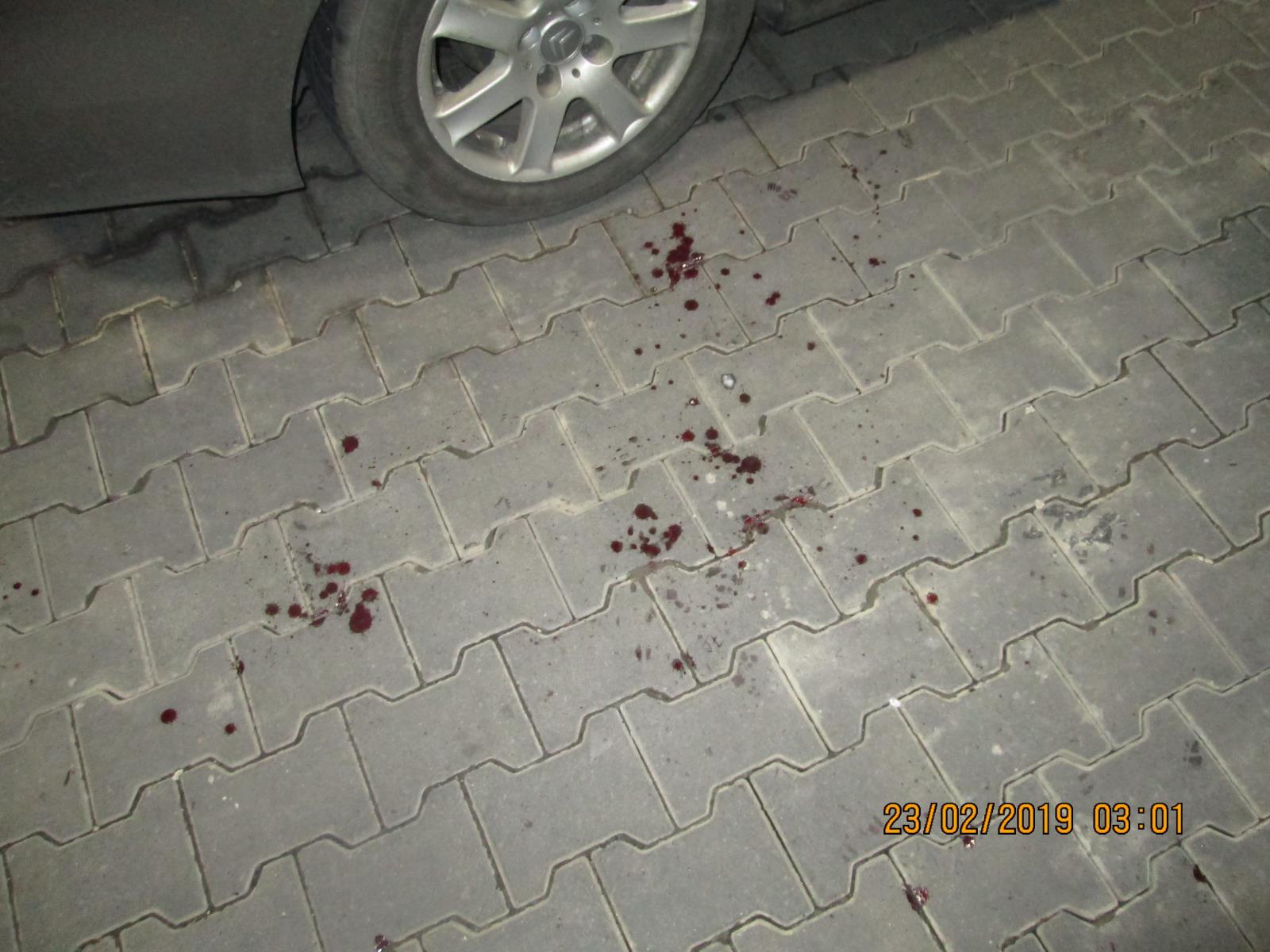 Krev na dlažbě.jpg