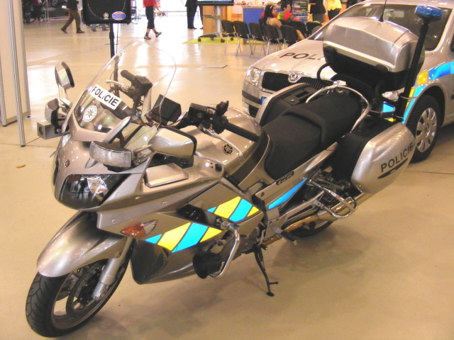 Policeiní Yamaha FJR 1300.jpg