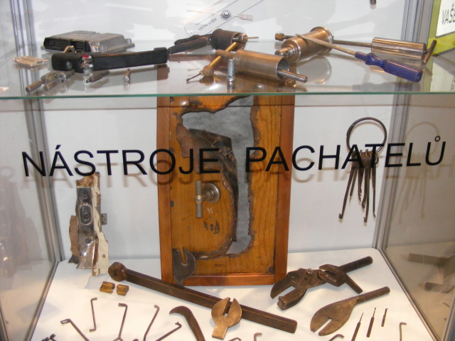 Nástroje pachatelů.jpg