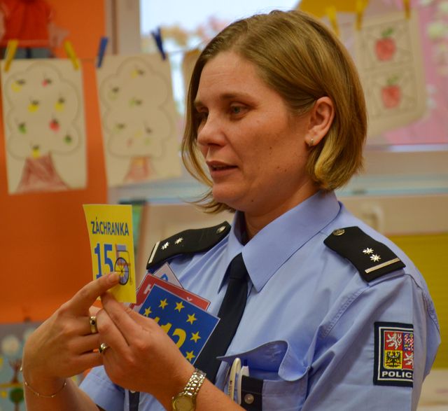 Policisté v mateřince