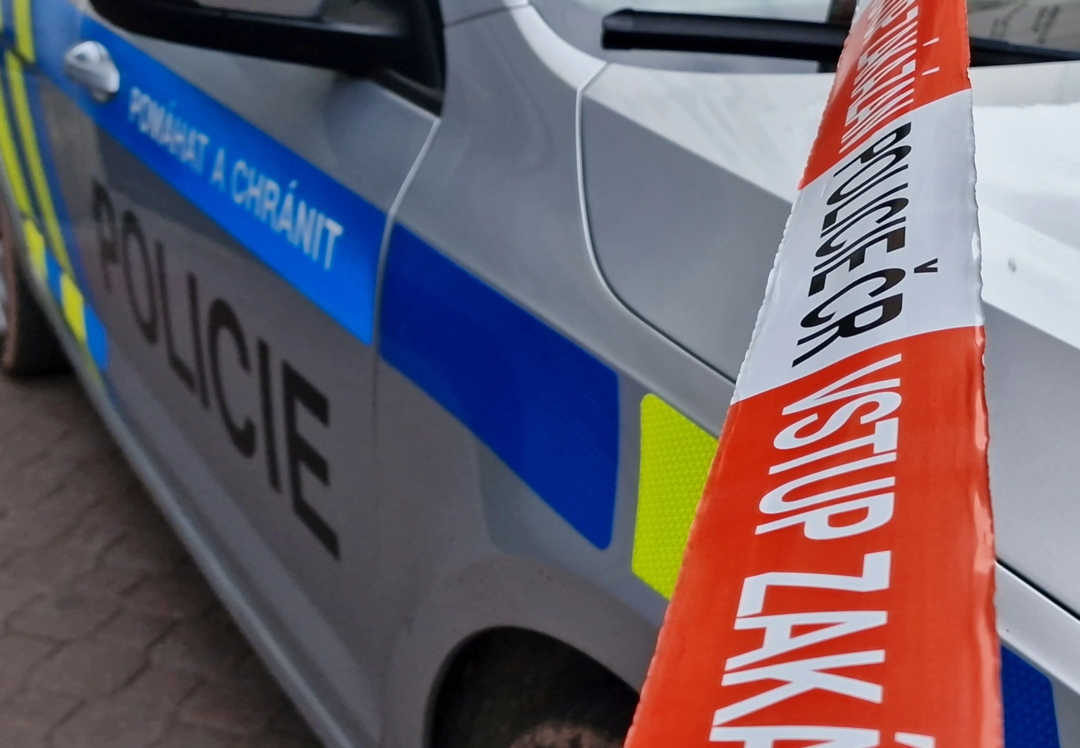 Řidič ujížděl policistům rychlostí až 200 km/h