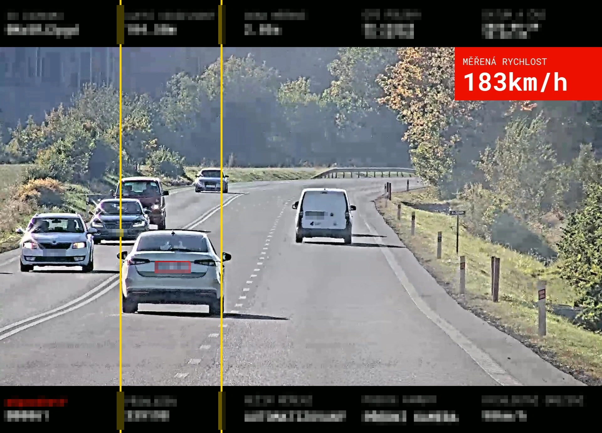 Policejní vůz předjel rychlostí 183 km/h