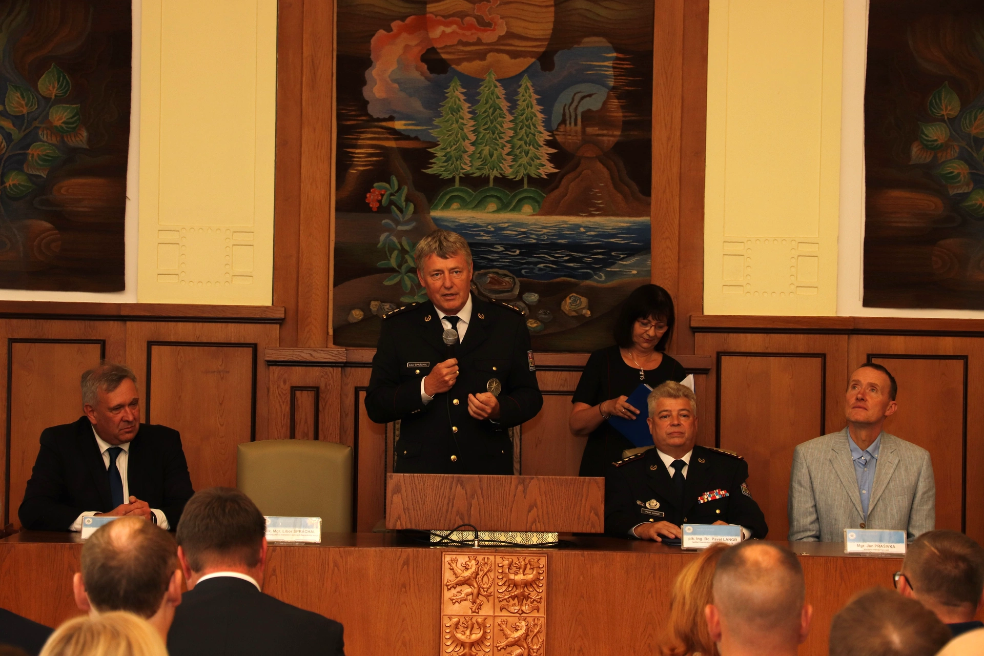 Slavnostní odpoledne patřilo v Tanvaldu oceněným policistům